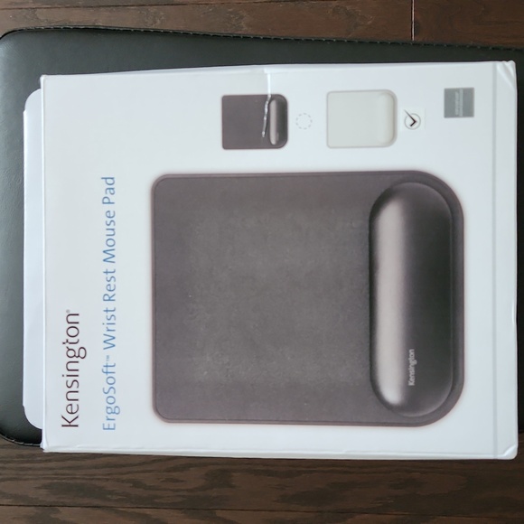 NIB Kensington ErgoSoft Wrist Rest Mouse Pad - Gray - Picture 2 of 5